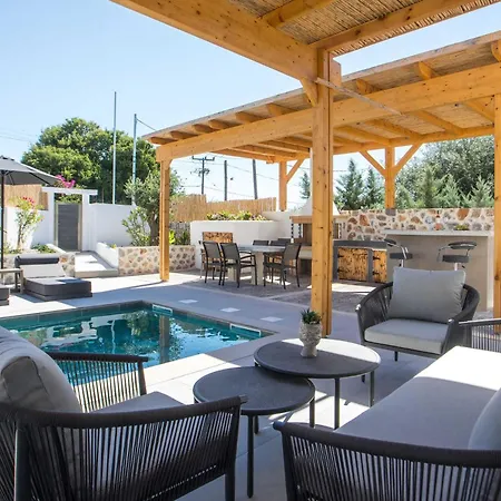 Vama & F Villa