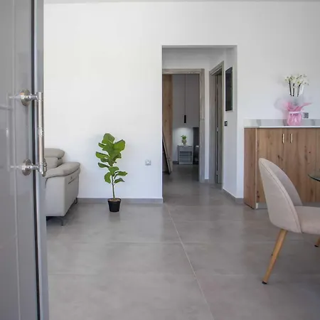 Vama & F Villa