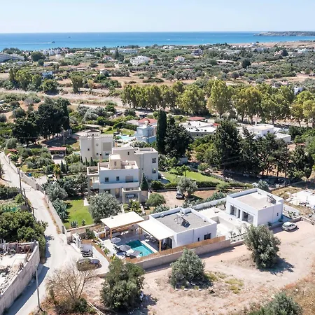 Vama & F Villa *
